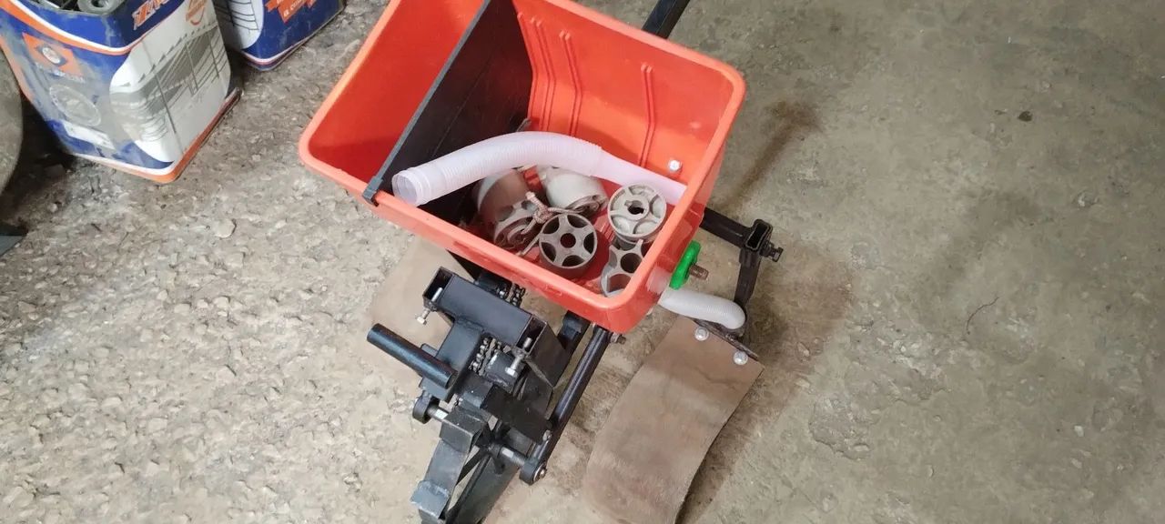 Plantadeira tratorito motocultivador  - Foto 2
