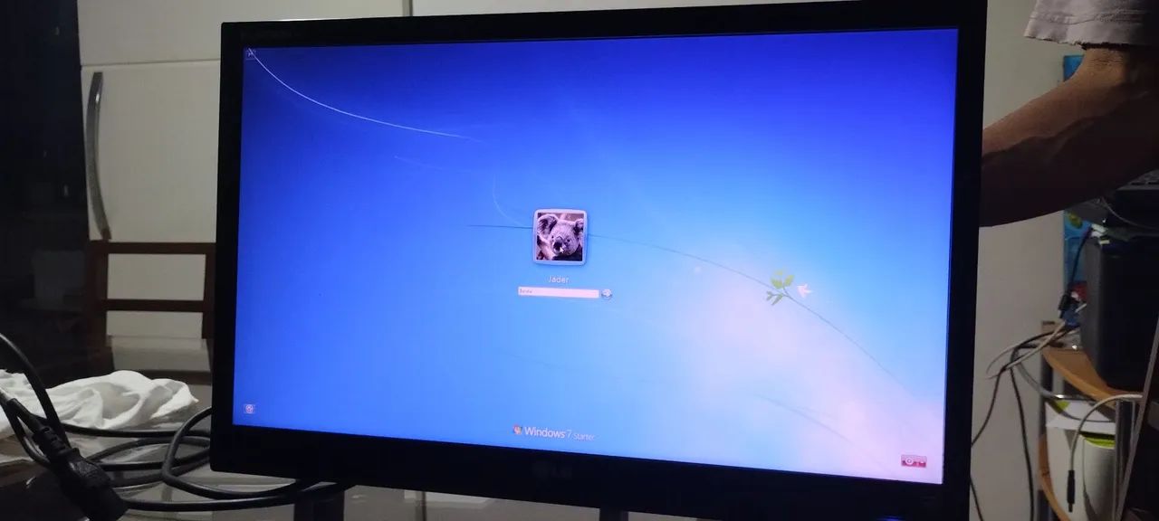Monitor LG Flaton E2241 - Preto - Foto 2