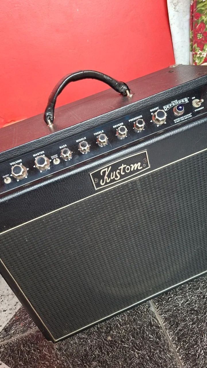 Amp Kustom Defender  - Foto 4