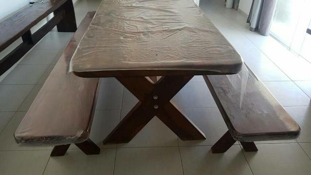 Mesa madeira de lei