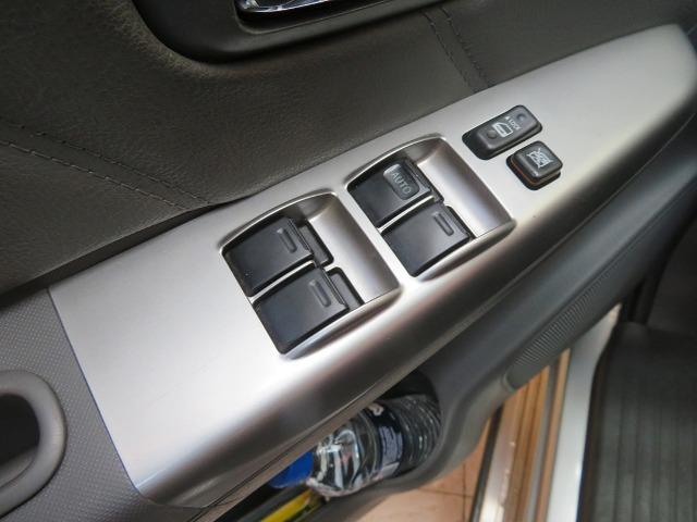 Hilux Diesel 3.0, 4x4 Automática modelo SRV Único dono, Estado de nova - Foto 14