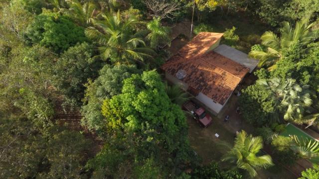 Chácara completa com 2 casas, piscina, pomar e ribeirão grande no fundo - Foto 5