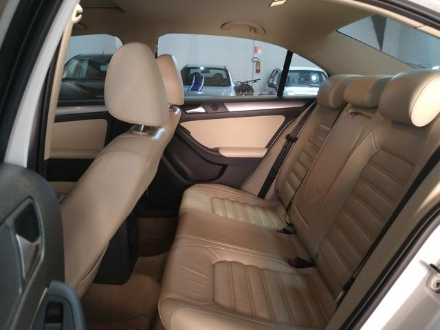 Vw Jetta TSI 2013 211cv Branco+Caramelo+Teto!! Entrada em 12 x no cartão de crédito!! - Foto 17