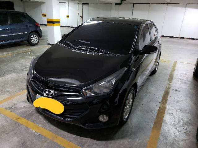 HB20S 1.6 Comfort Plus 2015 (kit multimídia e banco de couro)