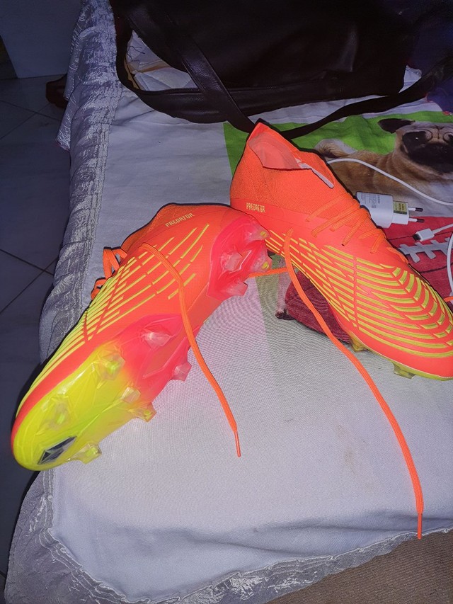 Chuteira Adidas predator primeira linha n42