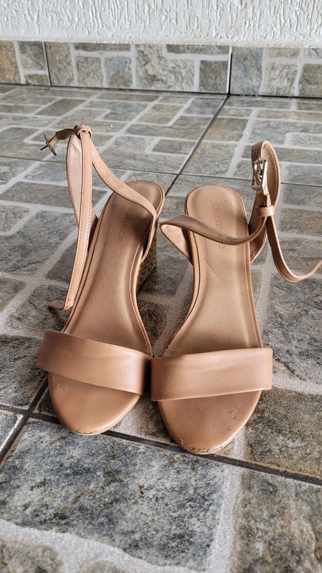 Kit sandálias usadas Constance - Roupas e calçados - Pampulha, Belo  Horizonte 993712195 | OLX