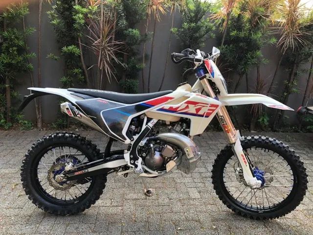 Motocicleta Cross MXF 250cc-TS 2T Branca 200M2T