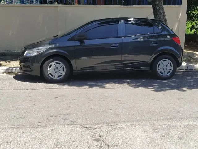 CHEVROLET - ONIX - 2017/2018 - Branca - R$ 50.900,00 - Vermelho Car, shift  carro onix