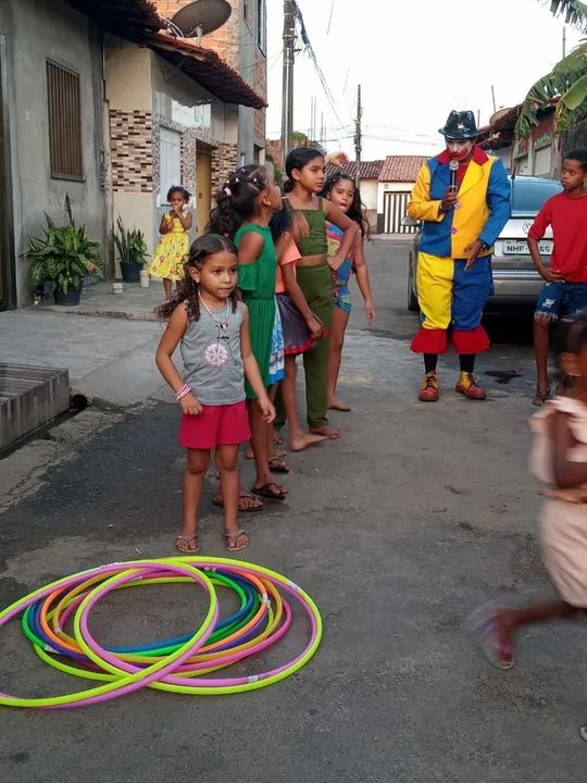 Locutor e Palhaço para Festas e porta de loja  - Foto 3