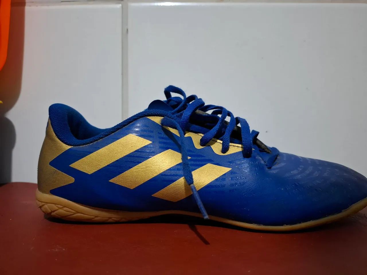 Chuteira adidas dourada orders futsal