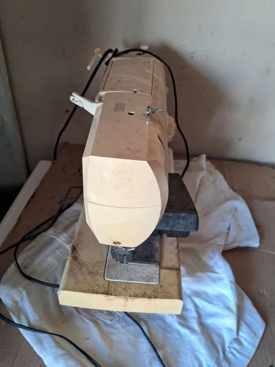 Máquina de Costura Singer - Foto 3