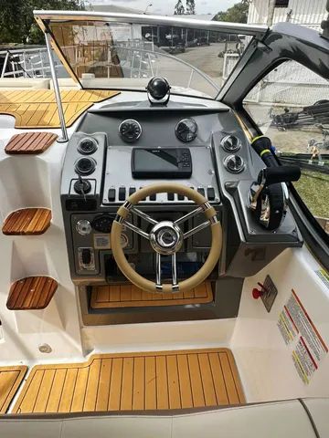Lancha Focker 305GT - Ano 2023 - Mercruiser 6.2 - Foto 4