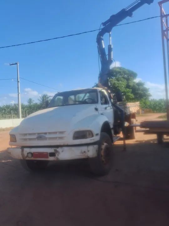 Caminhão Ford f12000 - Foto 2