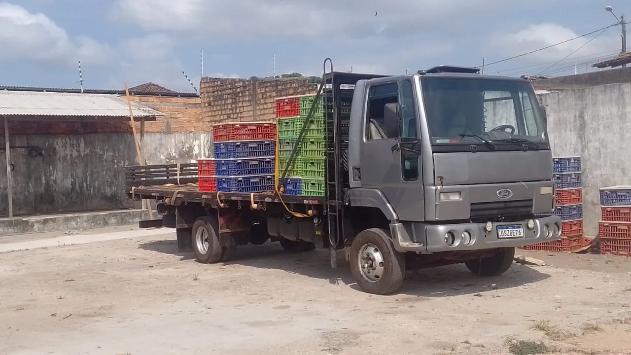 Caminhão 3/4 2013 de 180 por 140
