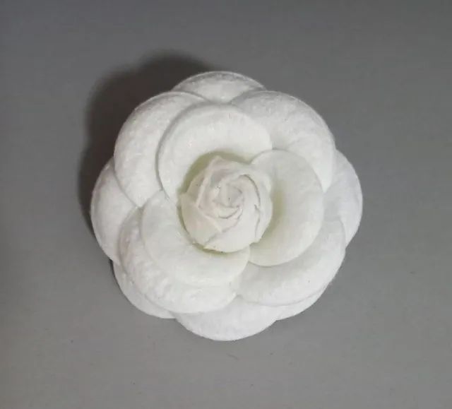 Broche Flor Clássica Branco Off (novo) - Foto 2