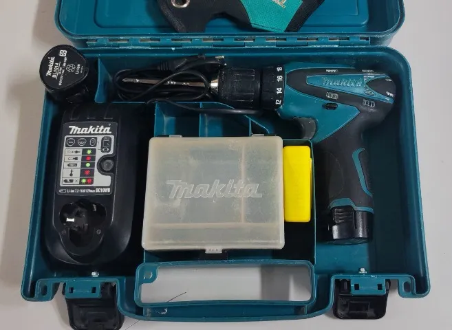 Furadeira e parafusadeira MAKITA