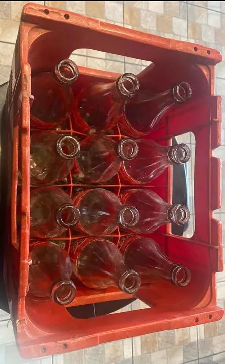 Caixas e  Garrafas retornáveis 