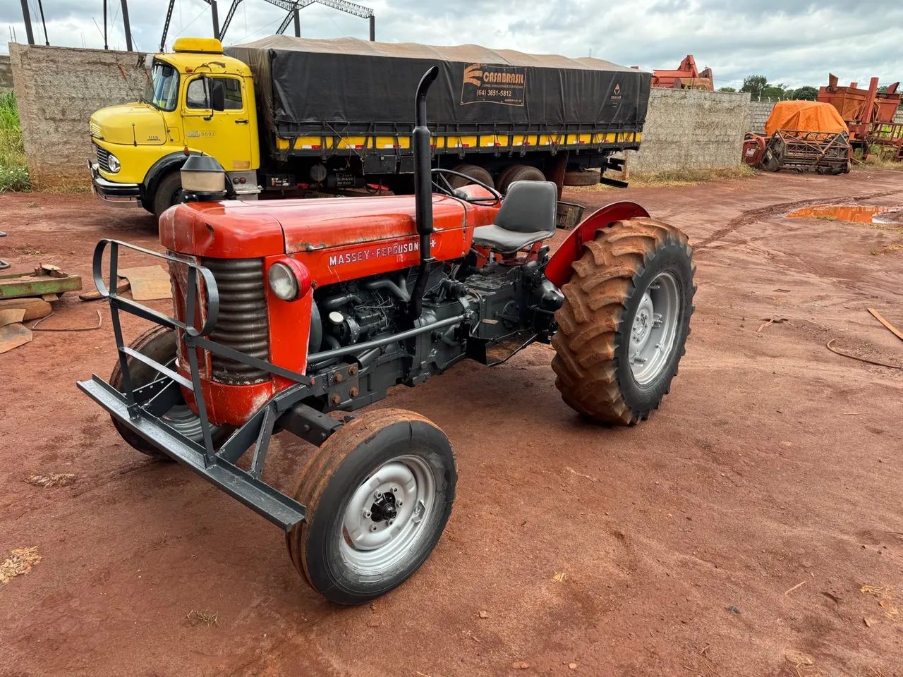 MF 50x 4 marchas e implementos em excelente estado!! - Foto 4