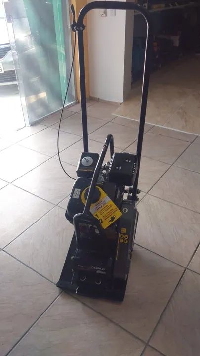 Placa Vibratória a gasolina 60kg 6.5Hp - Toyama(Loja/Nova) - Foto 4