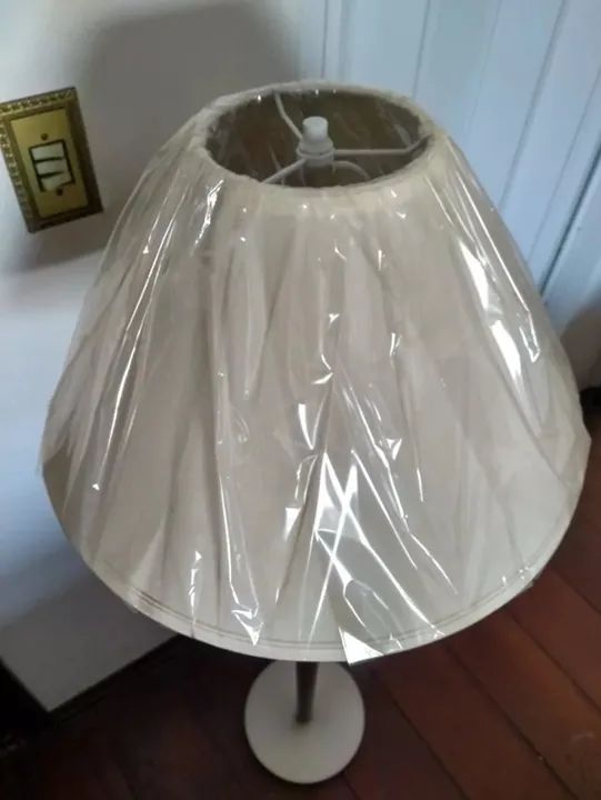 Vendo Abajur de coluna em madeira e aço escovado- Novo - Foto 3