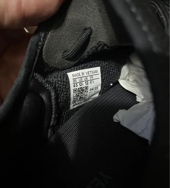 Yeezy 350 V2 Onyx (2023) Novo - Tamanho 45 - Foto 5