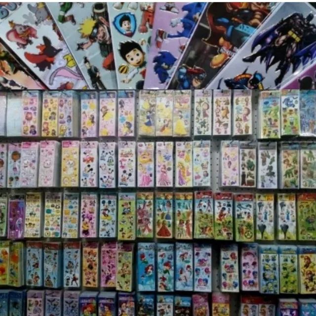 50 cartelas Adesivo sticker etiquetas temas menino aleatorios - Foto 3