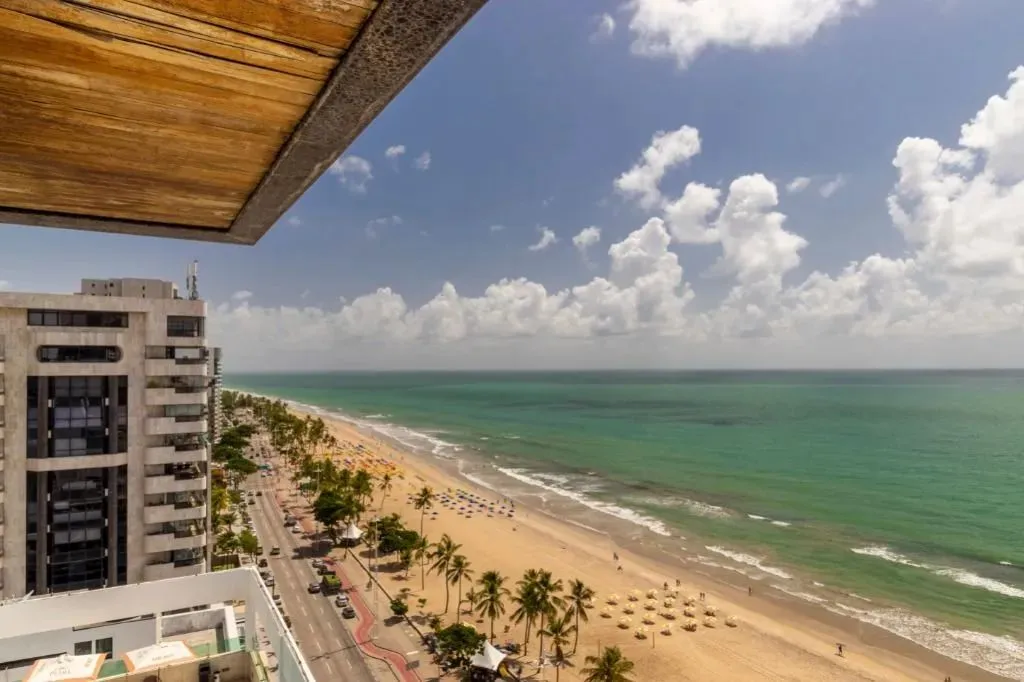 Cobertura para locação com 05 Suítes em Boa Viagem