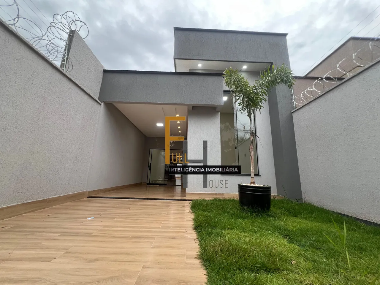 CASA JARDIM BALNEARIO MEIA PONTE I 3 QUARTOS I 1 SUÍTE I 2 VAGAS I AREA GOURMET I PISCINA 