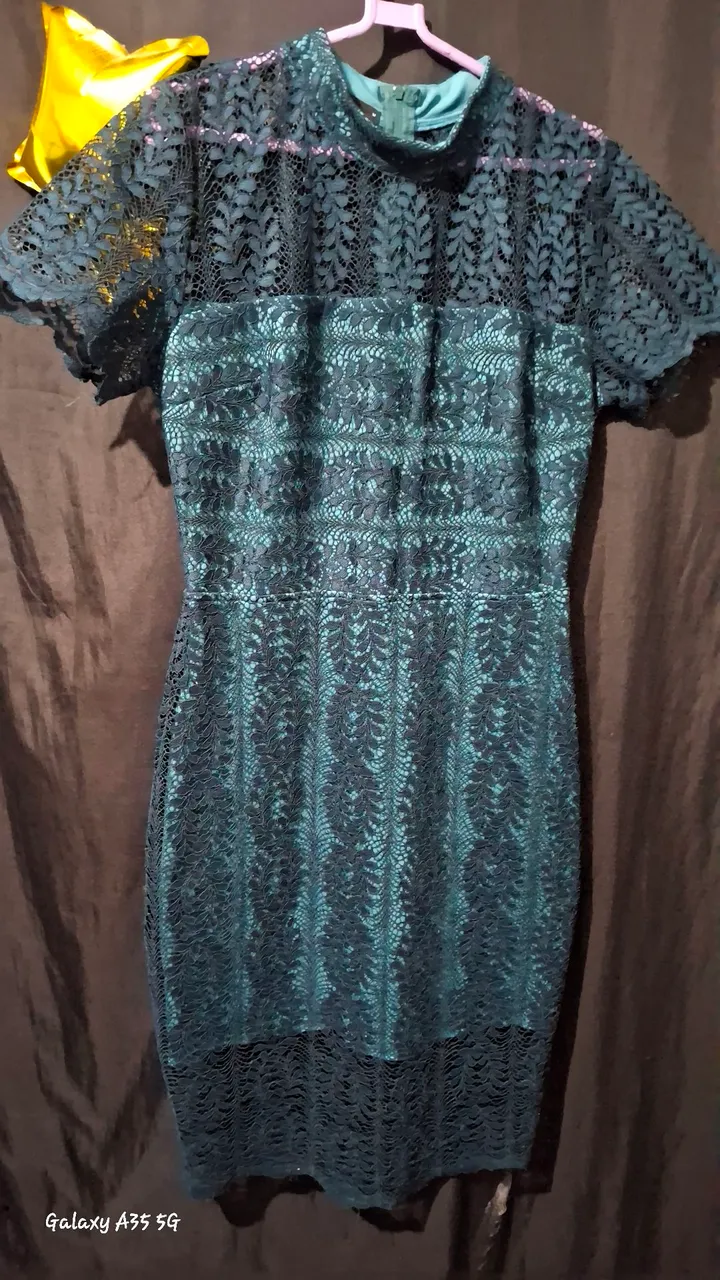 Desapego desse vestido moda evangélico semi-novo na cor verde escuro tamanho M