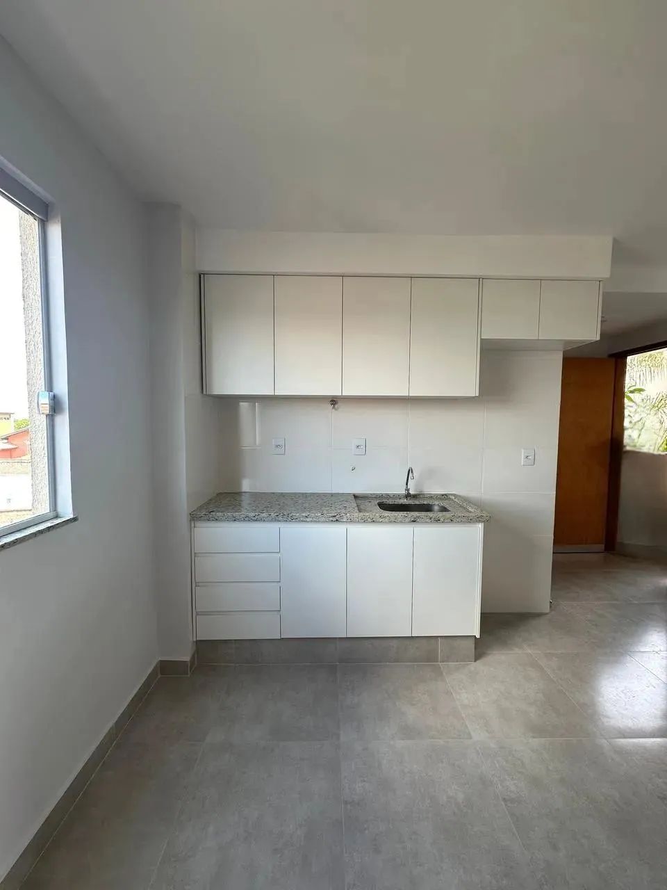 Kitnets modernas e funcionais disponíveis para locação na região Universitária em Anápolis - Foto 2