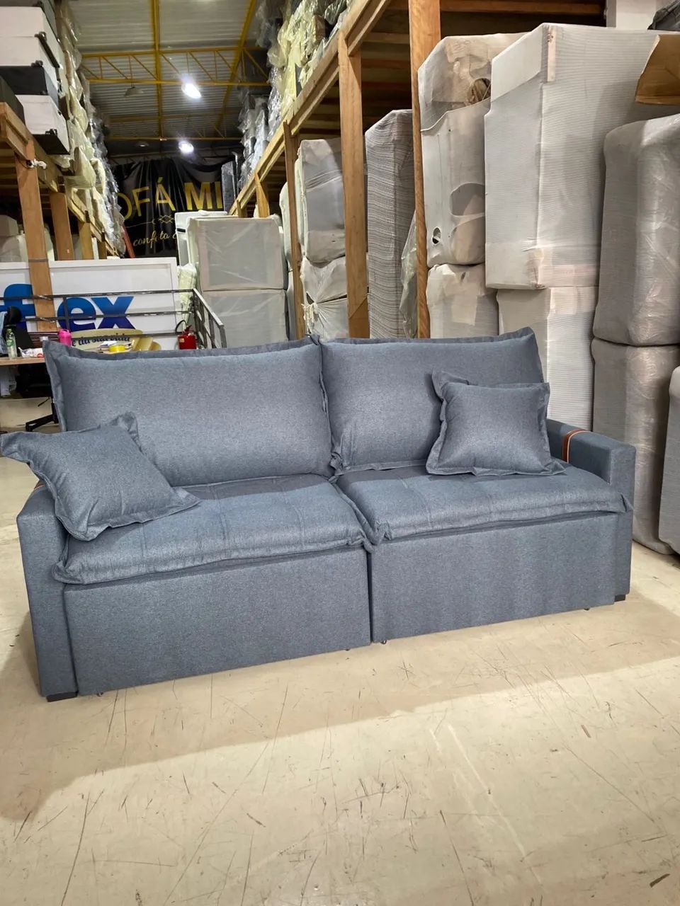 Sofá sem caixa 1,60 mts