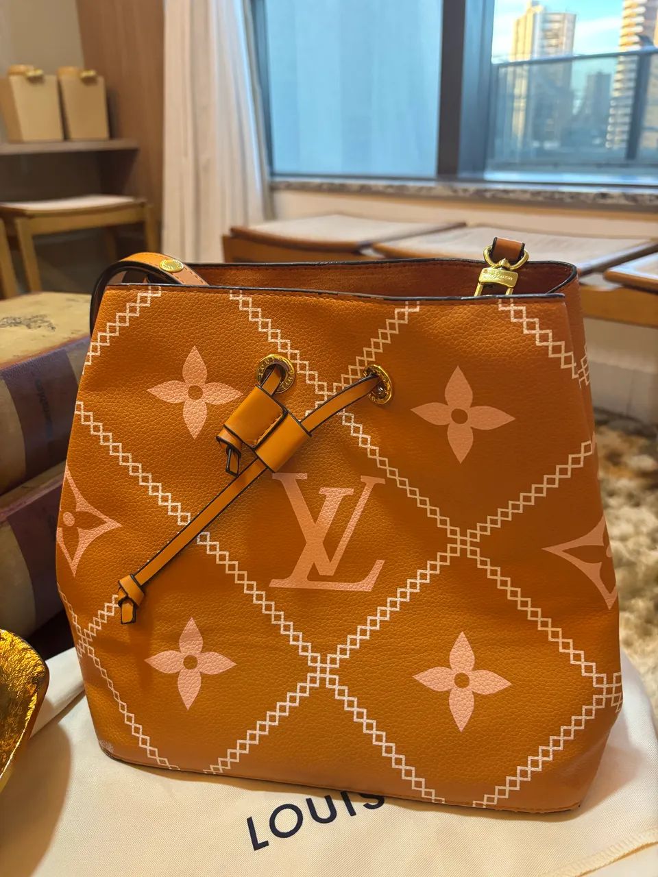 Bolsa Louis Vuitton - Foto 2