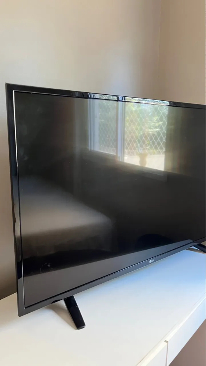 TV LG 43 polegadas SEMINOVA