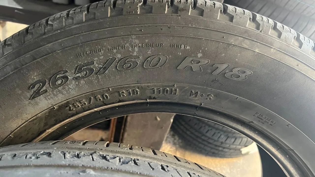 Pneu 265/60 R18 400 reais CADA PAR