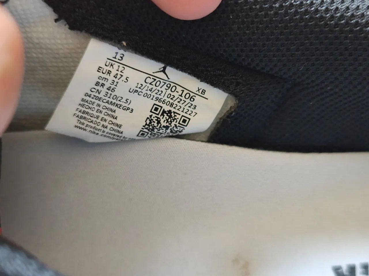 Tênis Nike Air Jordan 1 Low Retro  OG Chicago Black Toe - Foto 5