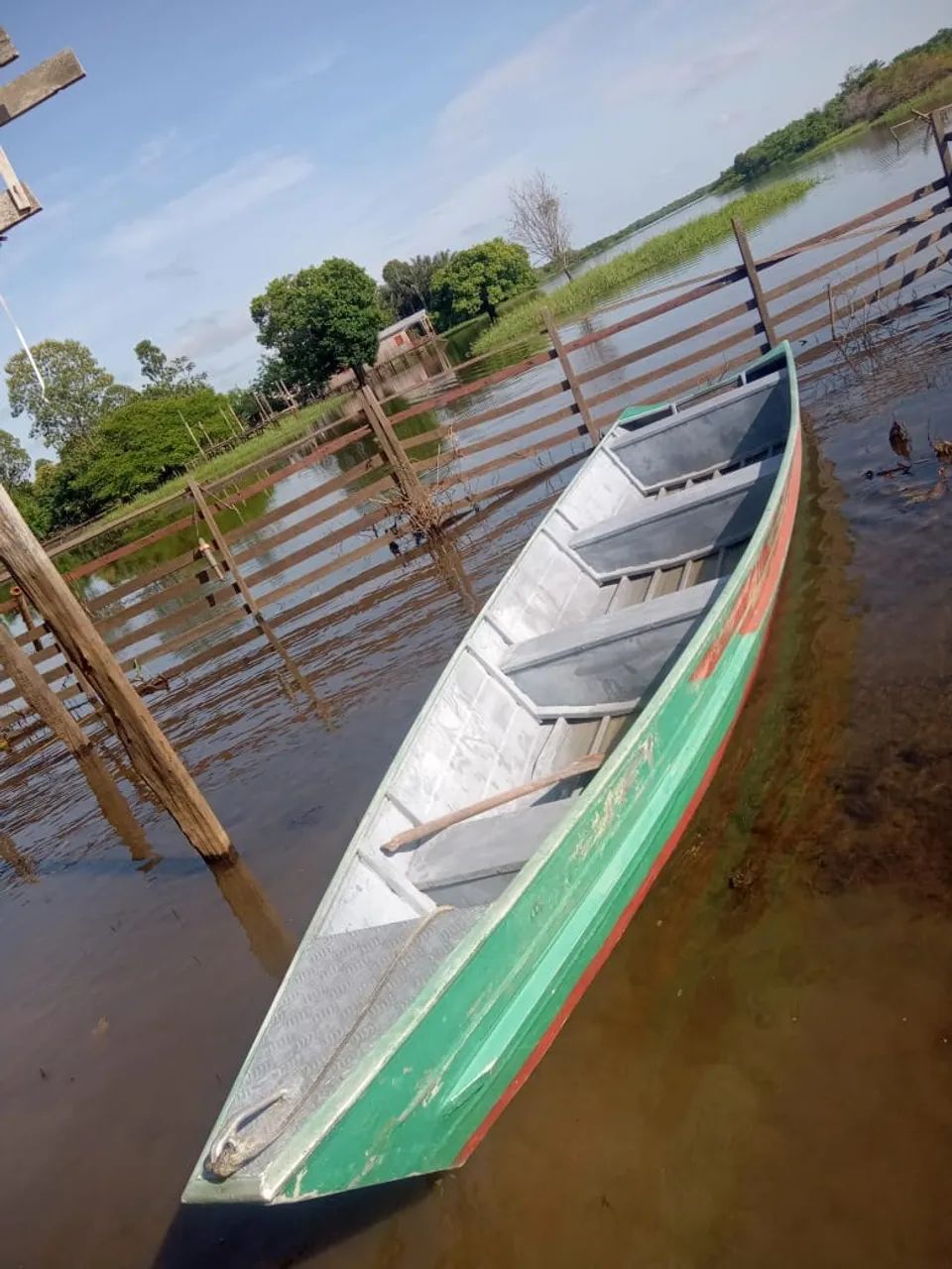 Canoa de alumínio e motor yamaha 15 - Foto 4