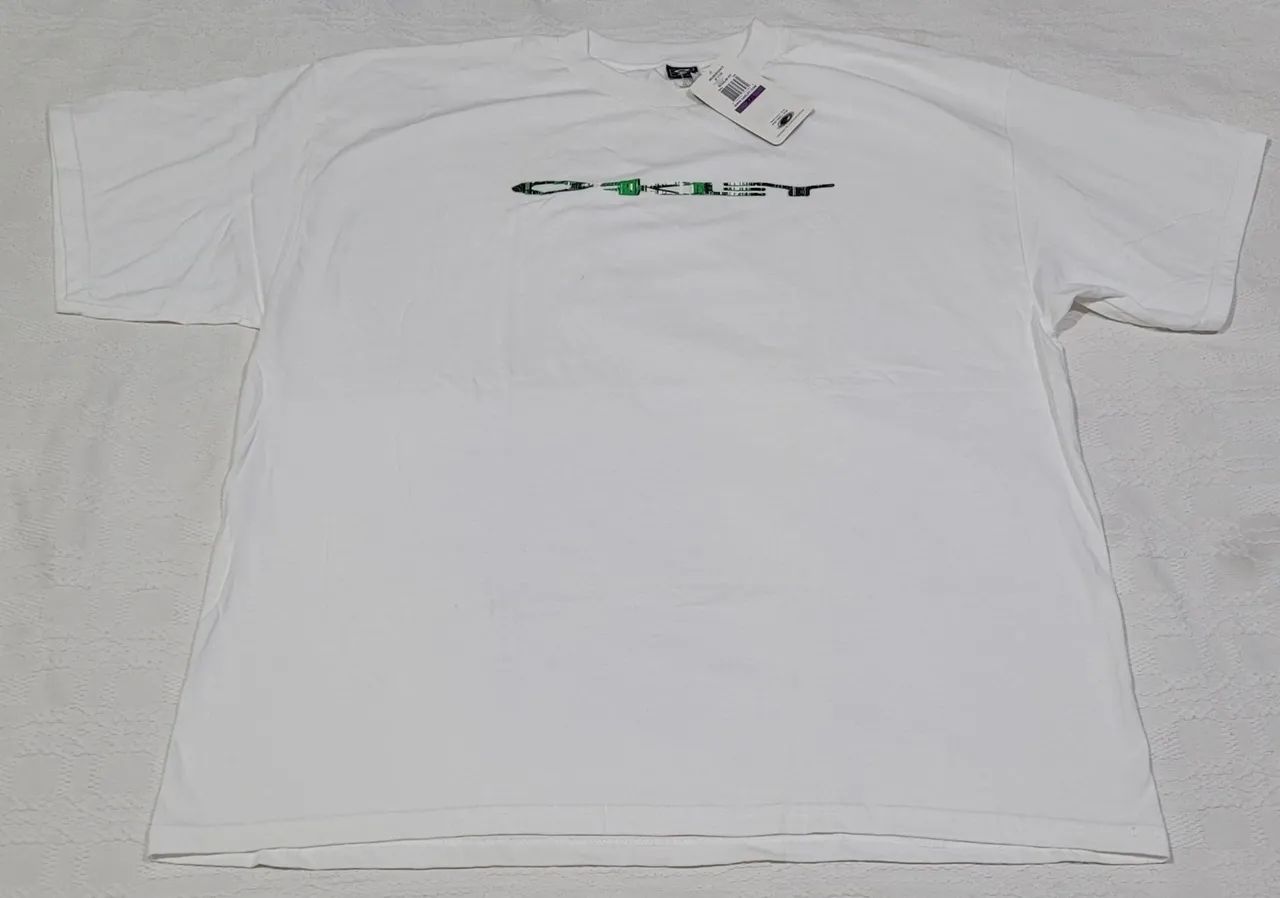 Camiseta Oakley Vault Exclusive Branco - Foto 2