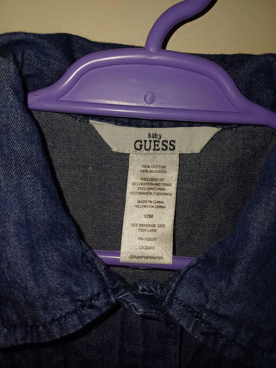 Vestido Jeans Infantil Guess semi-novo- 12 Meses - Foto 4