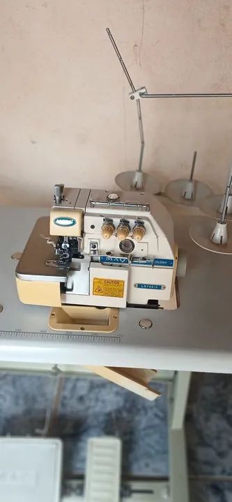 Maquina costura overlok industrial 