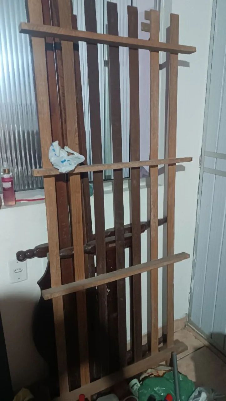  Cama de Madeira