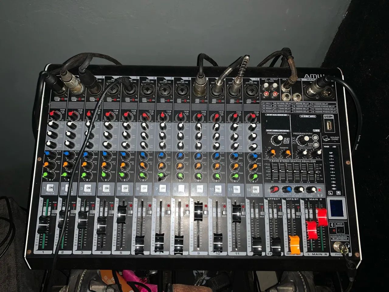 Mesa de Som 12 Canais AMW - UNAMAR 