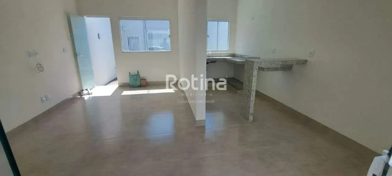 Casa à venda, 2 quartos, Granada - Uberlândia/MG - Rotina Imobiliária