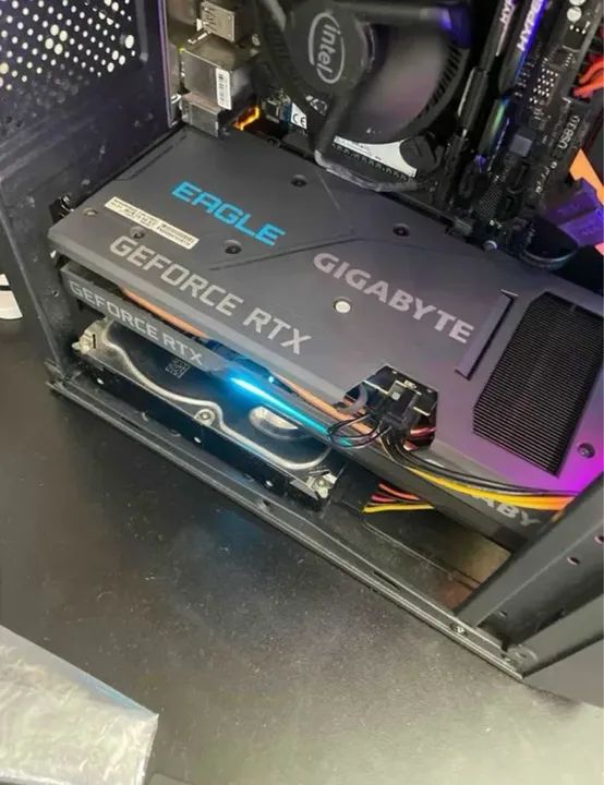 Placa de Vídeo Gigabyte GeForce RTX Eagle