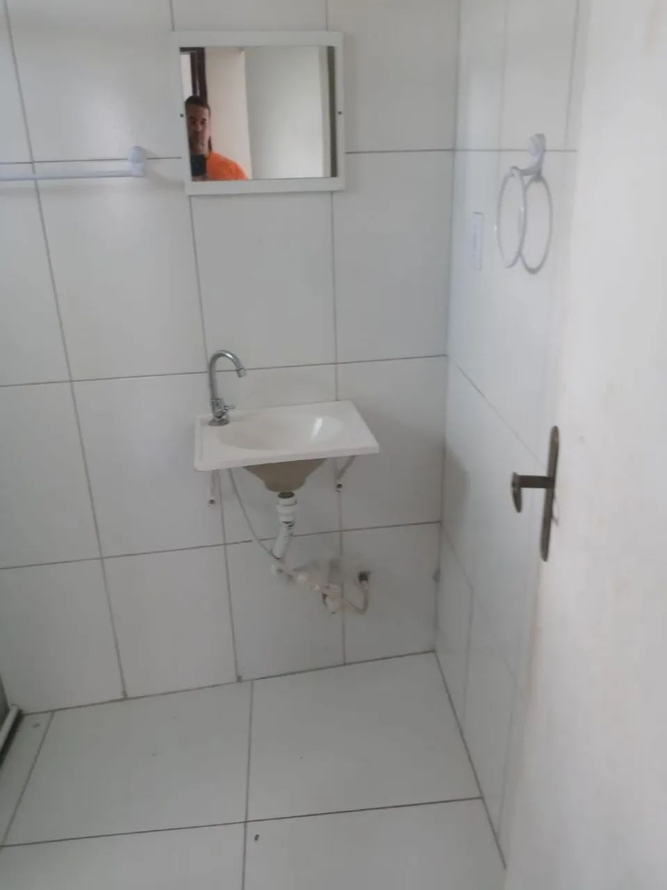 Casa 2/4 em Itacaranha, frente de rua. - Foto 3