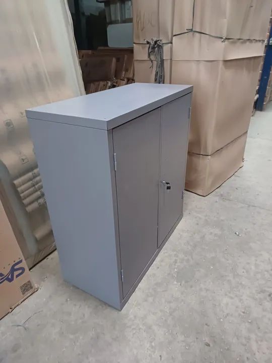 Armário de aço com 2 portas de abrir com chaves.( só novos ) - Foto 4