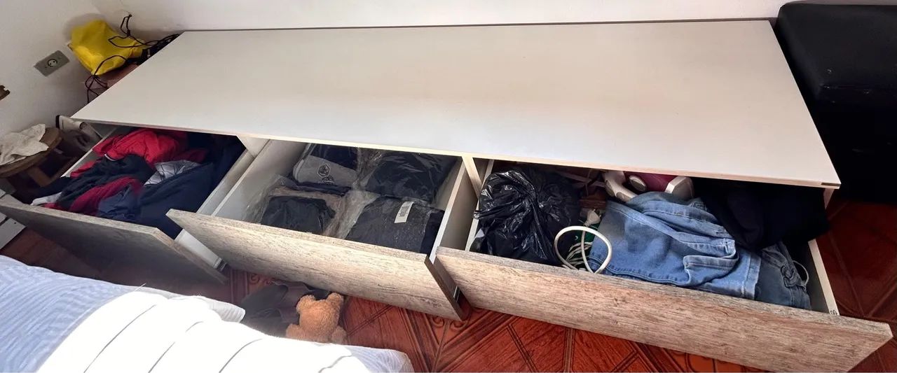 Movél expositor comercial branco e madeira - Foto 5