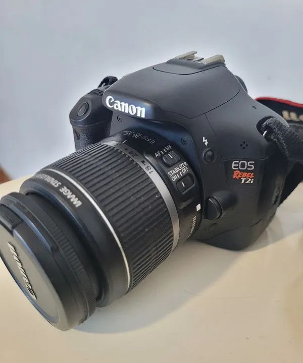 Câmera digital Canon EOS Rebel T2i com duas lentes. - Foto 2