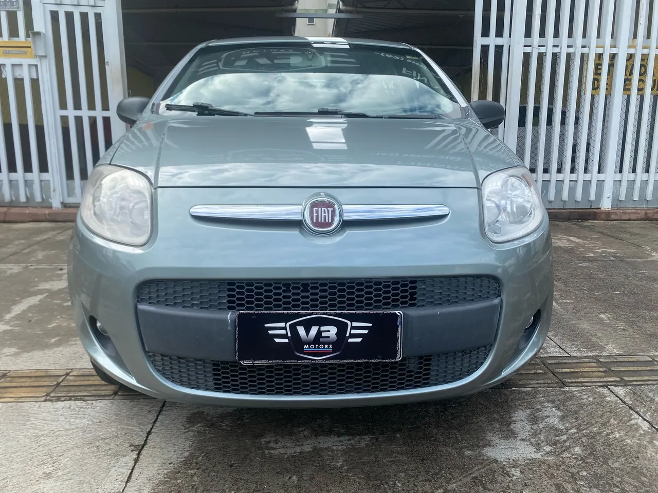 Palio attractive 2013 1.6 essence o mais completo da categoria me chama no zap