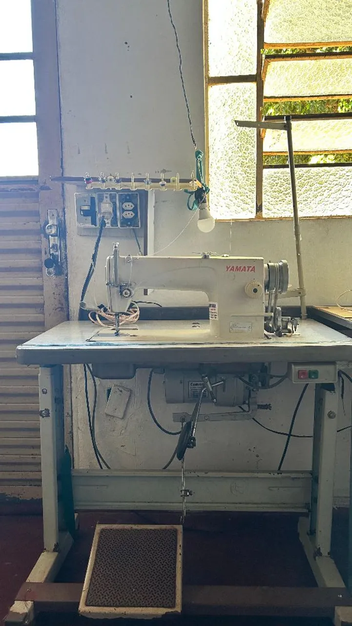 Máquina de Costura Industrial Yamata