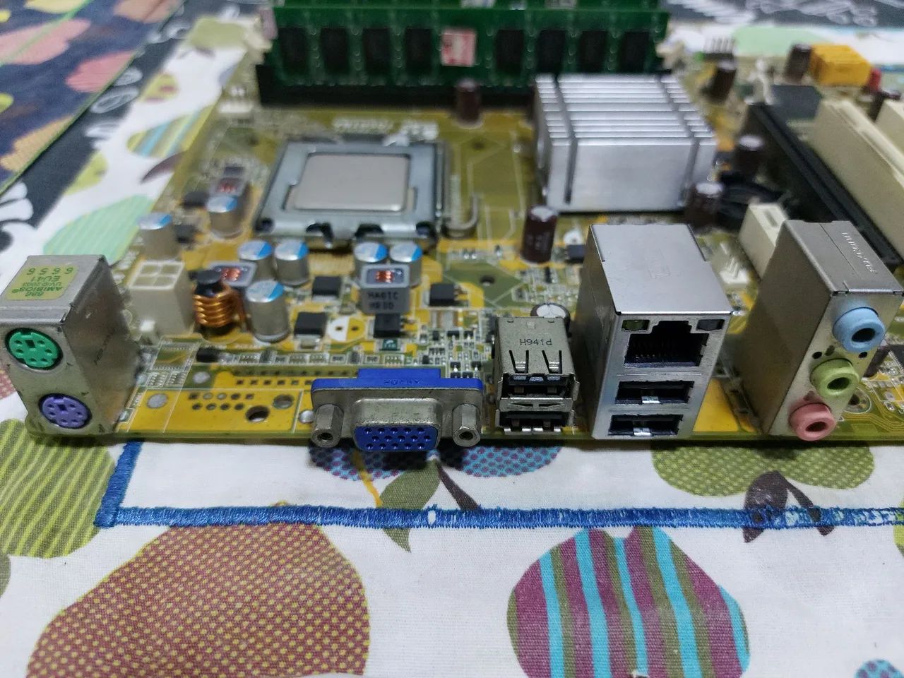 Placa-mãe Pegatron IPM31 + Core 2 Duo + 4GB DDR2 - Foto 4
